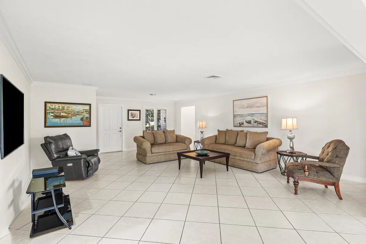 020-383VillaDriveSouth-Atlantis-FL-33462 at 383 Villa Drive, Atlantis
