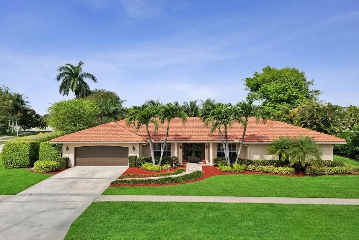 Welcome to Boca Del Mar at 22161 Soliel Circle, Boca Raton