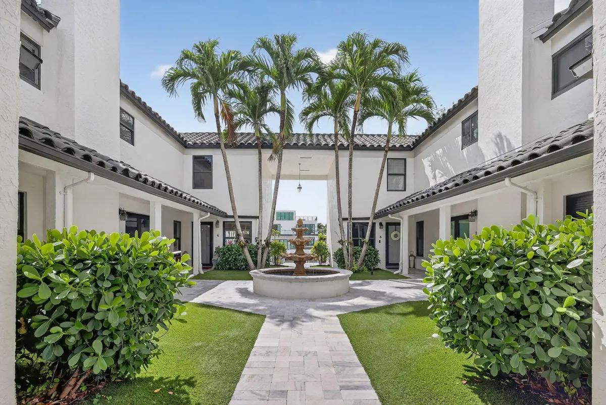 Front at 1524 SE 12th Street 6, Fort Lauderdale