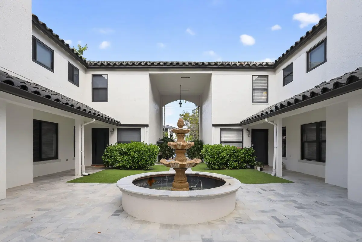 Front at 1524 SE 12th Street 6, Fort Lauderdale