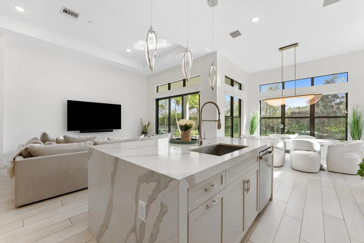 22-22 at 11770 Leon Circle, Parkland