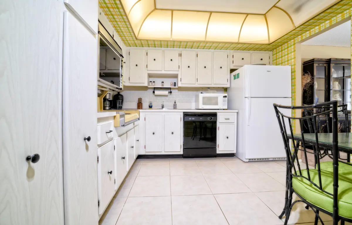 _RW29159-Edit at 18081 Biscayne Boulevard 403, Aventura