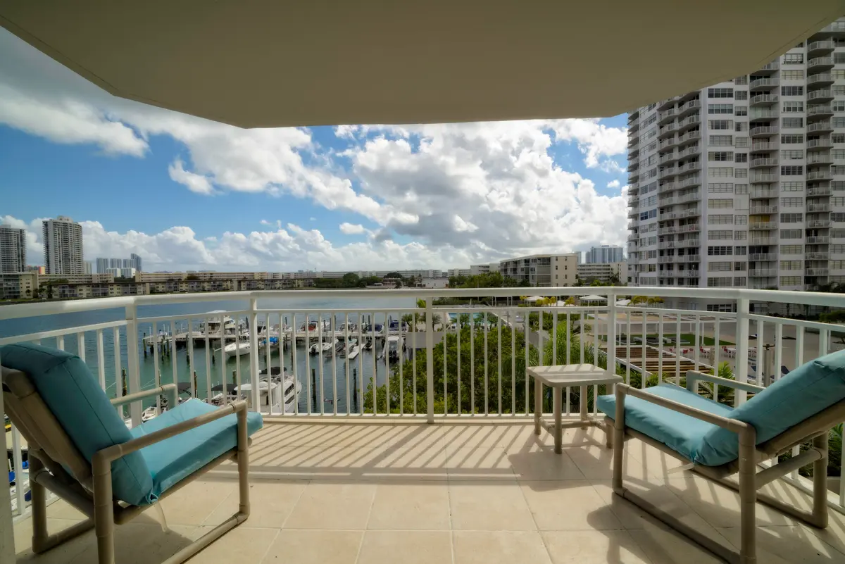 _RW29203-Edit at 18081 Biscayne Boulevard 403, Aventura