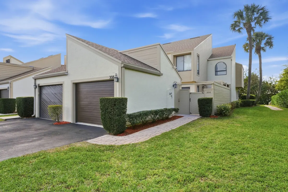 01_dsc02132 at 1102 SE Mitchell Avenue 308, Port St. Lucie
