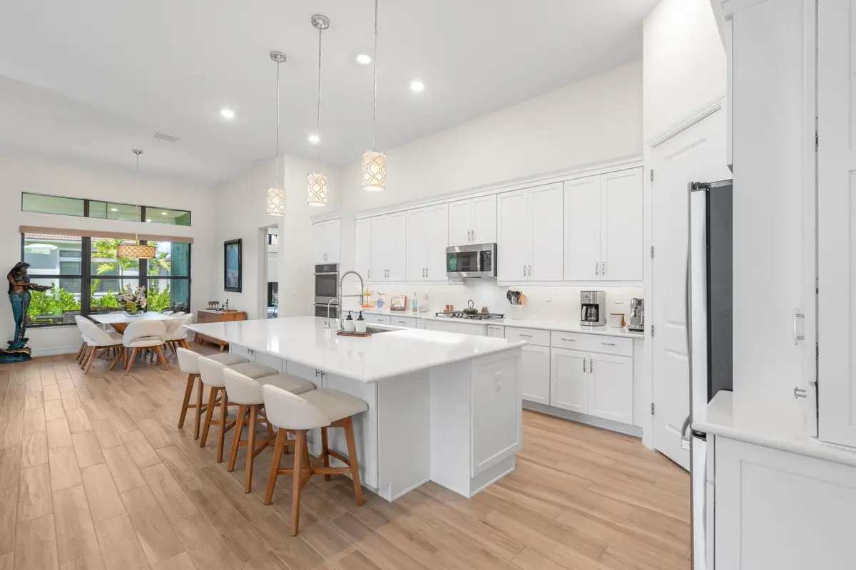 Kitchen at 11975 Vivar Run, Parkland