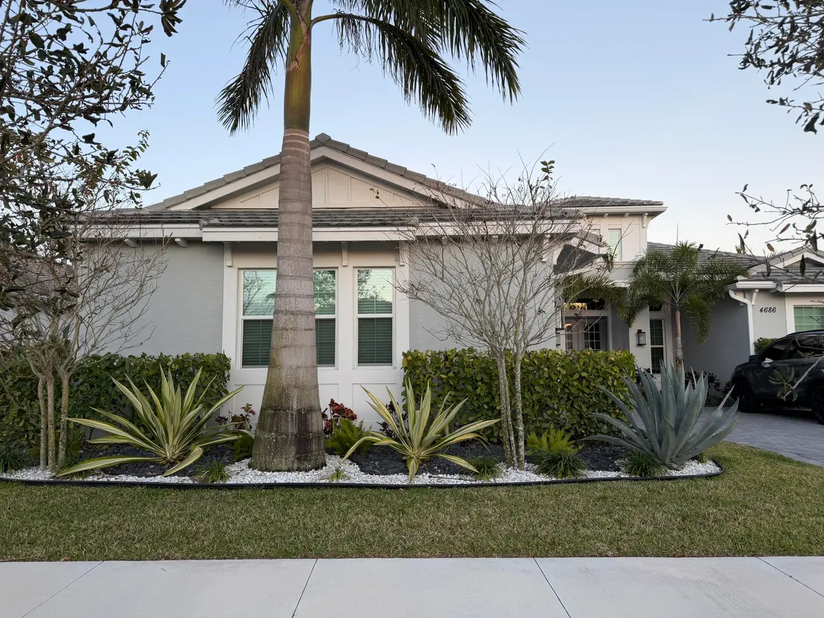 Front at 4686 Estates Circle, Westlake