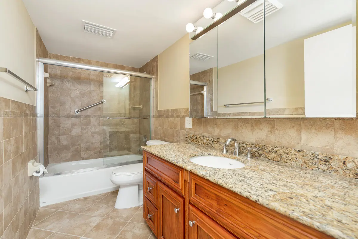 low-13 at 5200 N Flagler Drive 404, West Palm Beach