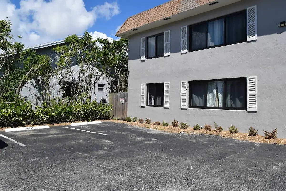 ctm8i52s at 523 SE 20th Court 5, Boynton Beach