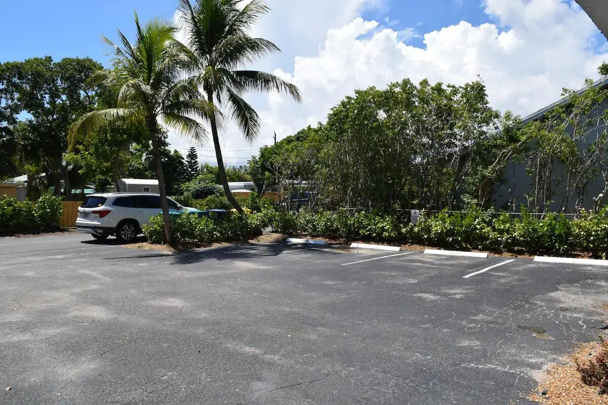 pvubu2ed at 523 SE 20th Court 5, Boynton Beach