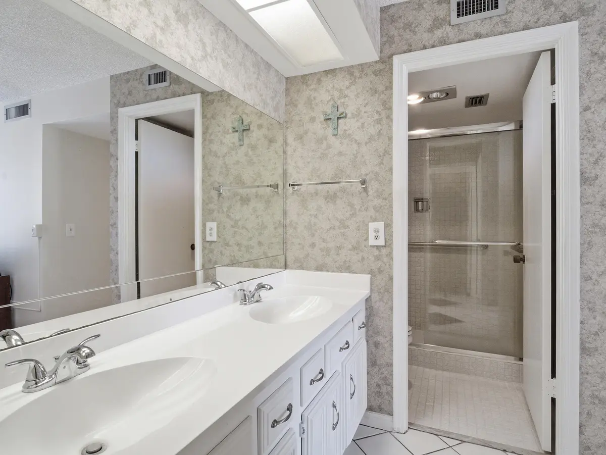 WOODLANDS-PGA-6 at 5390 Woodland Lakes Drive 104, Palm Beach Gardens