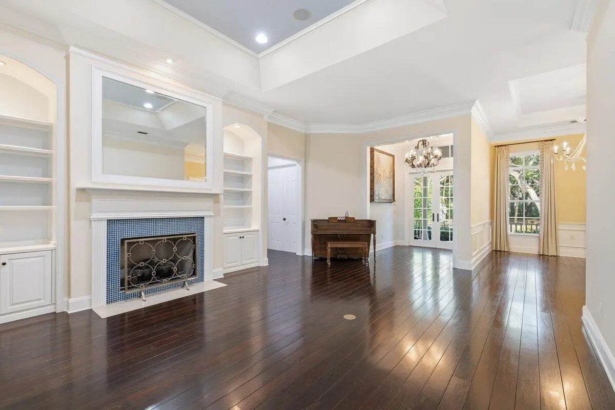 slot 3 at 651 N Tomahawk Trail, Indian River Shores