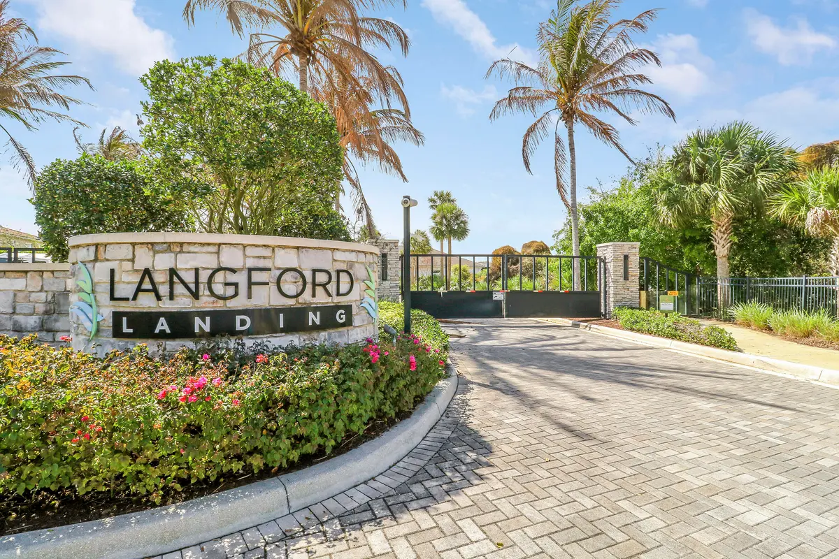 Langford Landing Entry at 2475 NE Evinrude Circle, Jensen Beach