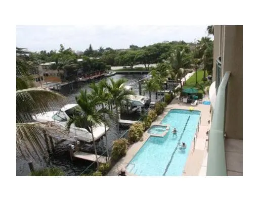 Swimming Pool/Hot Tub/Sauna at 2720 NE 15th Street 305, Fort Lauderdale