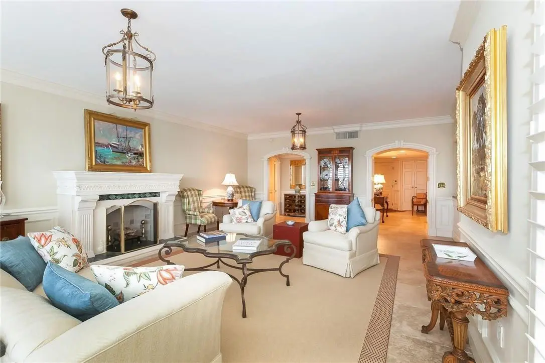 Photo 5 at 209 N Birch Road 404, Fort Lauderdale
