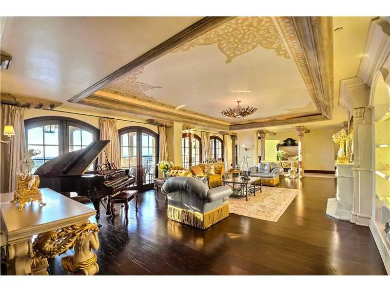 Living Room at 209 N Birch Road 1401, Fort Lauderdale