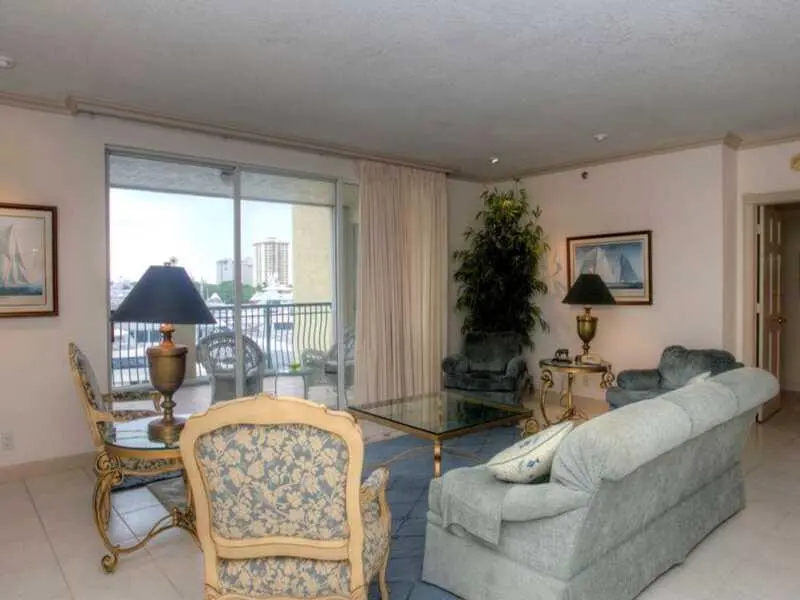 Living Room at 1050 Seminole Drive 4B, Fort Lauderdale