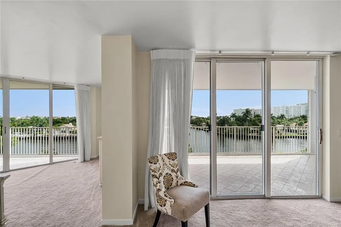 Photo 6 at 3100 NE 47th Court 403, Fort Lauderdale
