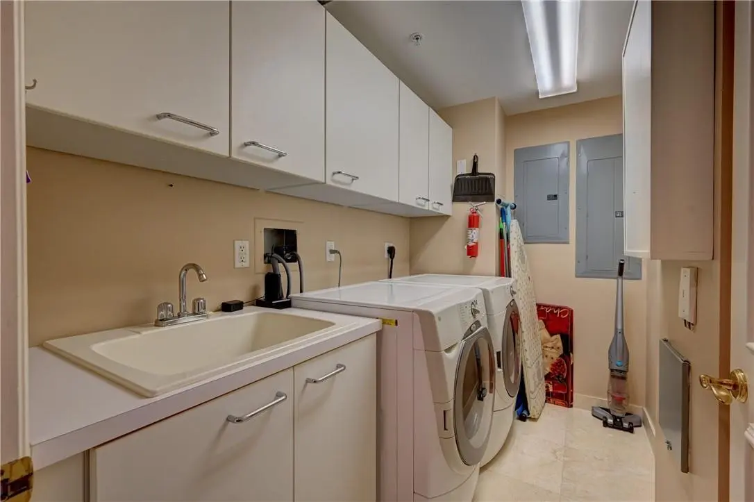 Photo 5 at 209 N Birch Road 403, Fort Lauderdale