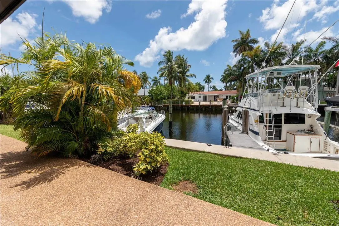 Photo 6 at 76 Isle Of Venice Drive A, Fort Lauderdale
