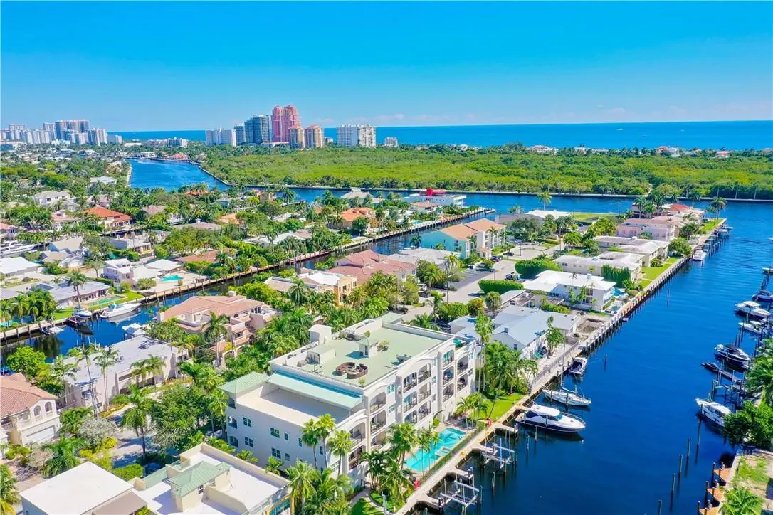 Photo 1 at 2720 NE 15th Street 201, Fort Lauderdale