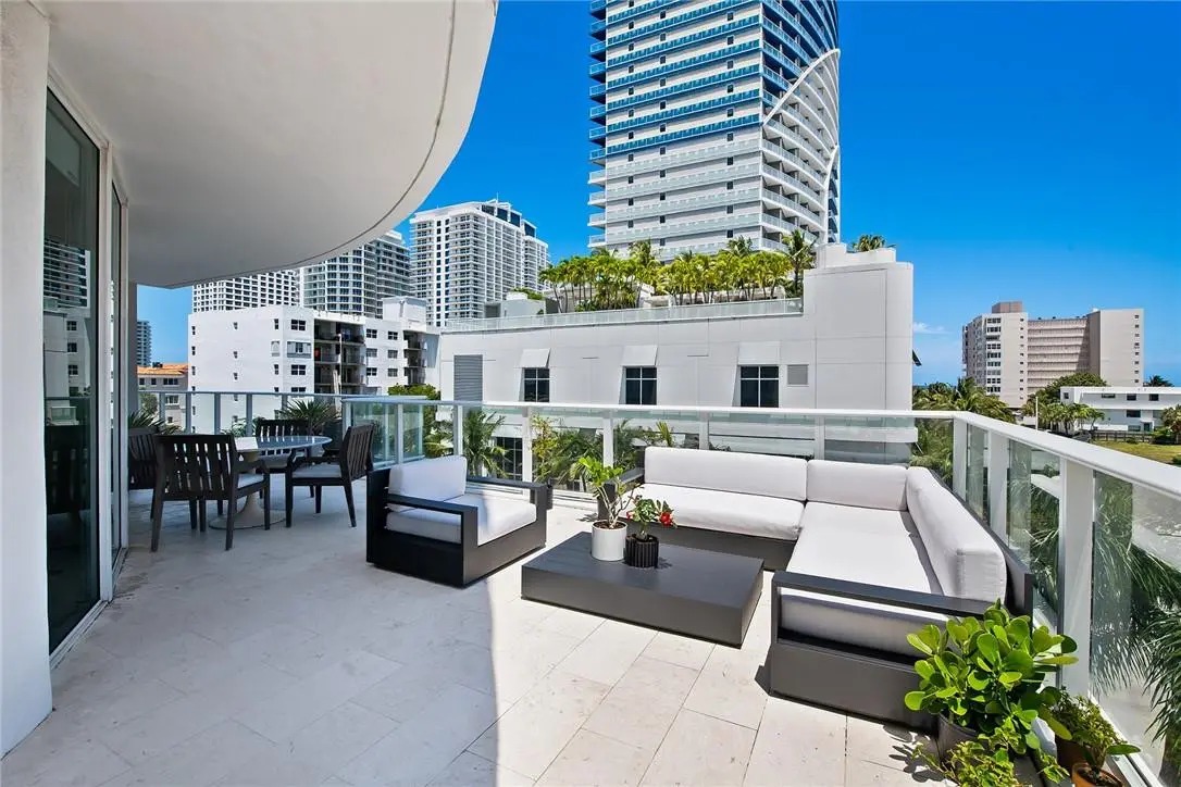 Photo 8 at 401 N Birch Road 400, Fort Lauderdale