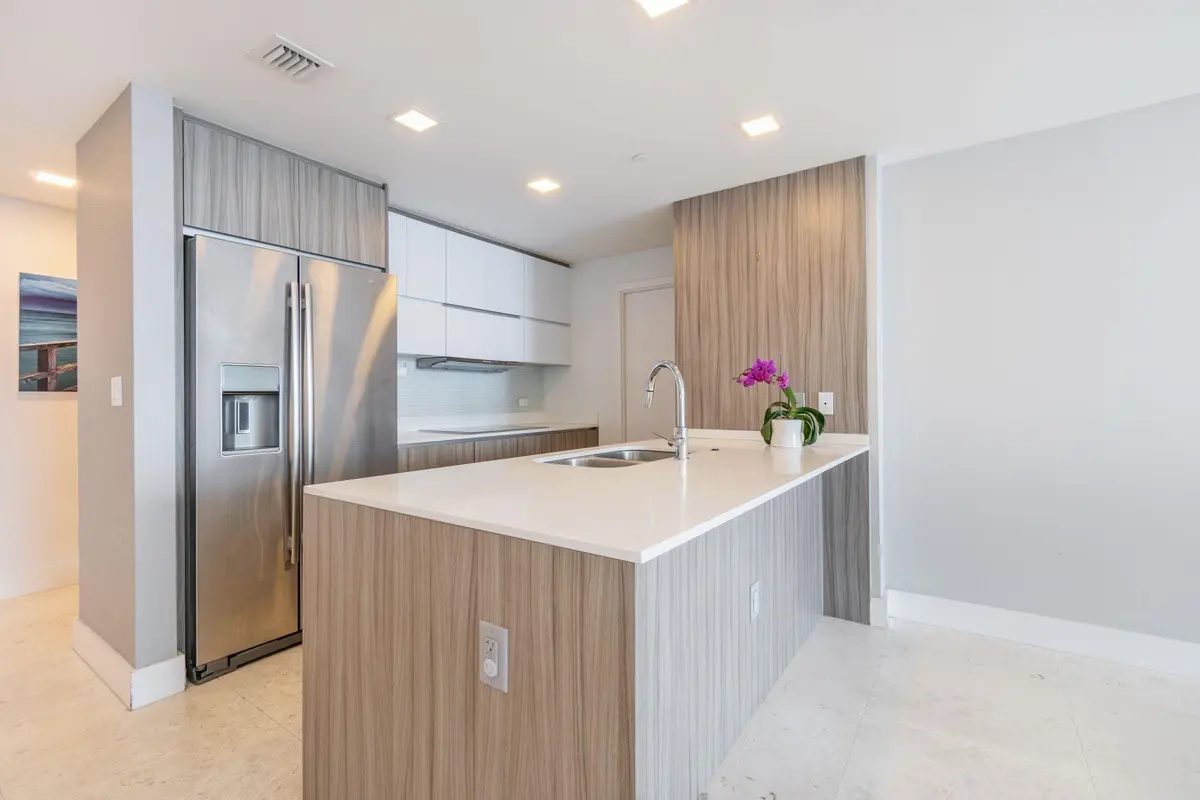 Photo 4 at 600 NE 27th Street 3004, Miami