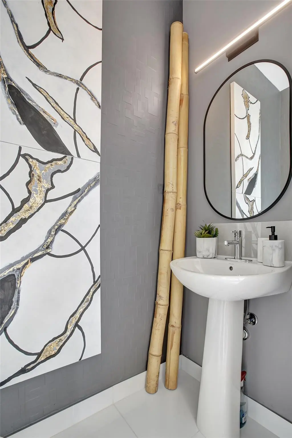 Half bath first floor at 2900 NE 12th Terrace 17, Oakland Park