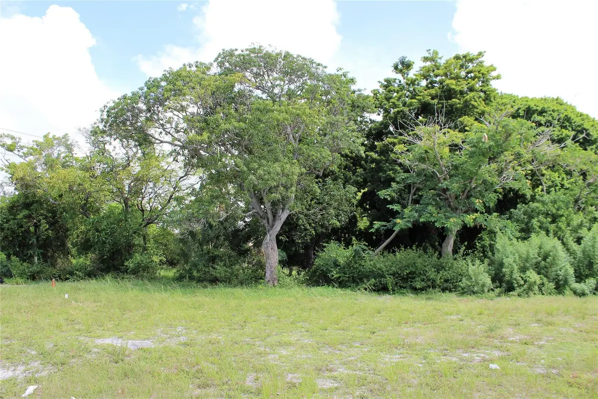 Photo 6 at 583 S Dixie Highway, Deerfield Beach
