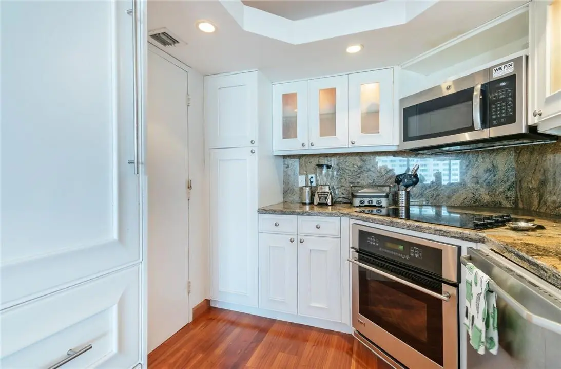 Photo 7 at 177 Ocean Lane Drive 613, Key Biscayne