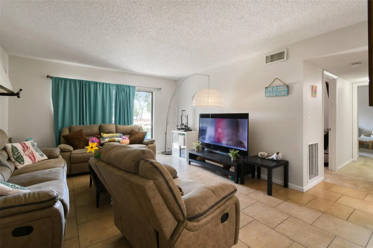 Photo 3 at 3402 Gardens Drive 14B, Palm Beach Gardens