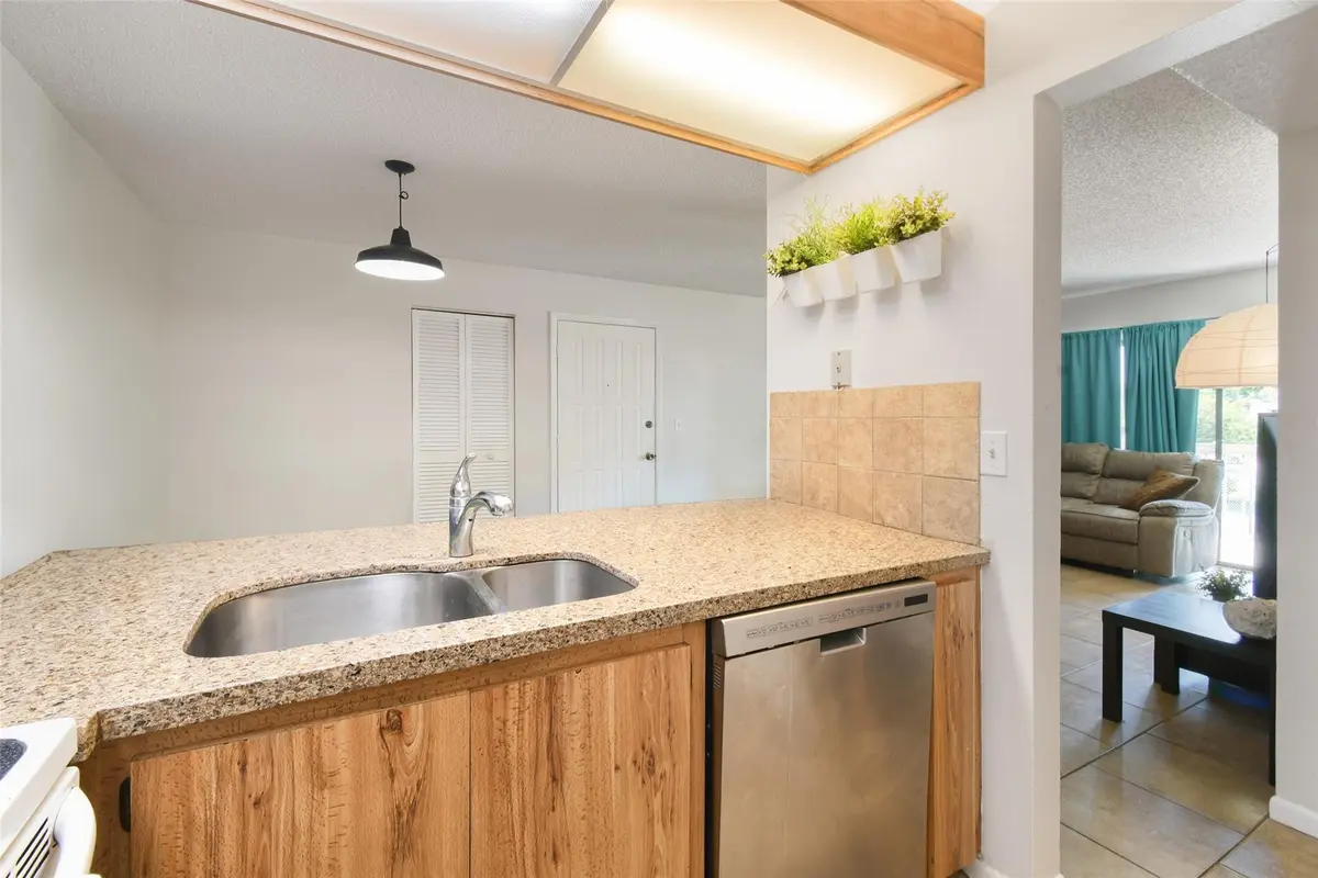 Photo 5 at 3402 Gardens Drive 14B, Palm Beach Gardens