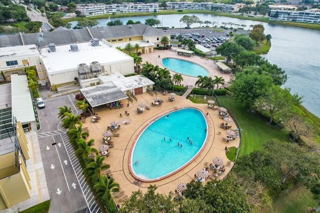 Photo 4 at 115 Sussex F 115, West Palm Beach