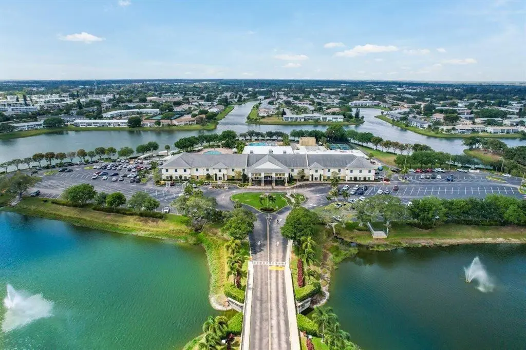 Photo 5 at 115 Sussex F 115, West Palm Beach