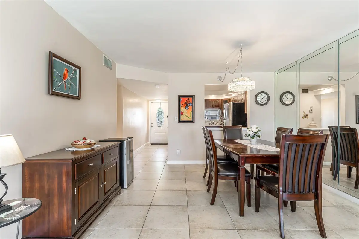 Photo 4 at 411 S Hollybrook Drive 203, Pembroke Pines