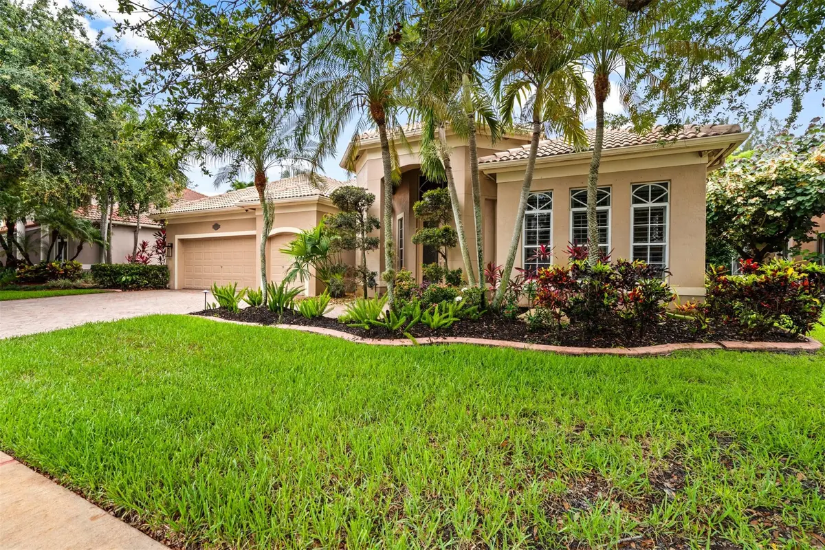 Photo 2 at 8284 S Lake Forest Drive, Davie