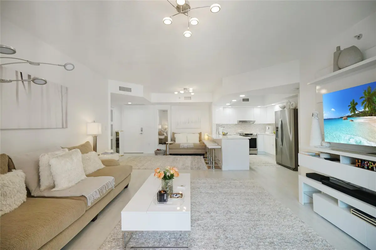 Photo 1 at 110 N Federal Highway 1207, Fort Lauderdale