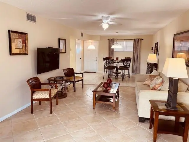 Photo 7 at 9420 S Hollybrook Lake Drive 305, Pembroke Pines