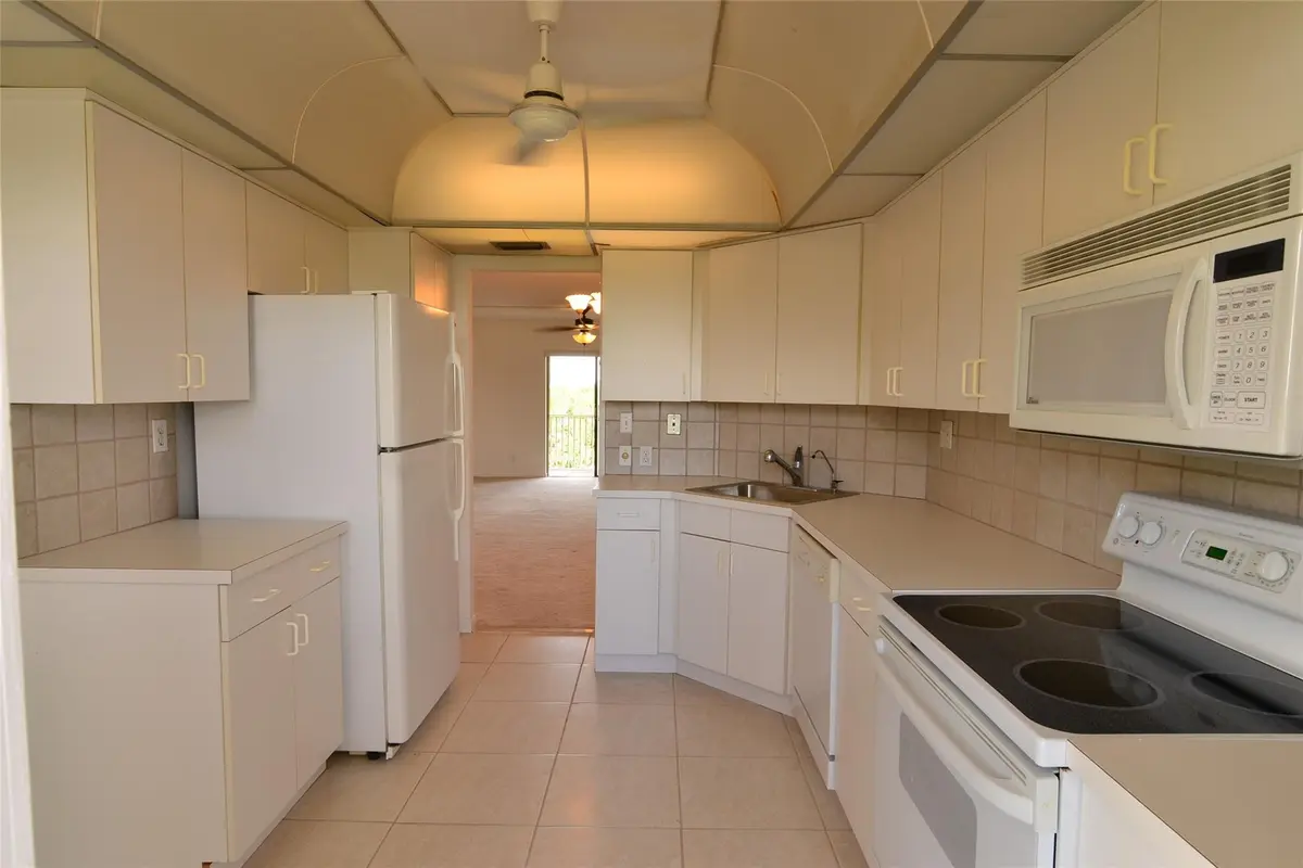 Photo 6 at 3575 Broken Woods Drive 502, Coral Springs