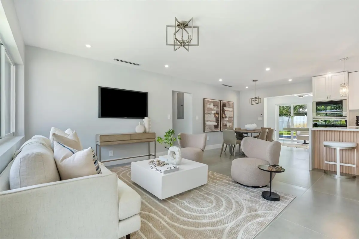Photo 1 at 324 NE 28th Street, Wilton Manors