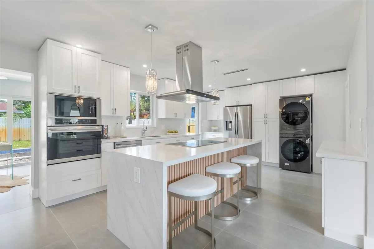 Photo 4 at 324 NE 28th Street, Wilton Manors