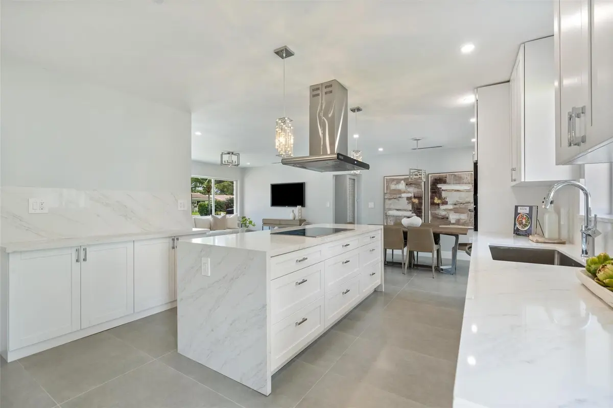 Photo 7 at 324 NE 28th Street, Wilton Manors