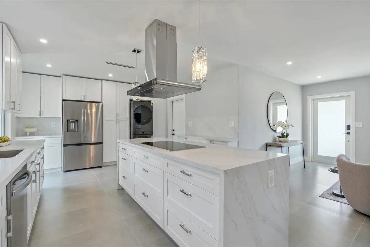 Photo 6 at 324 NE 28th Street, Wilton Manors