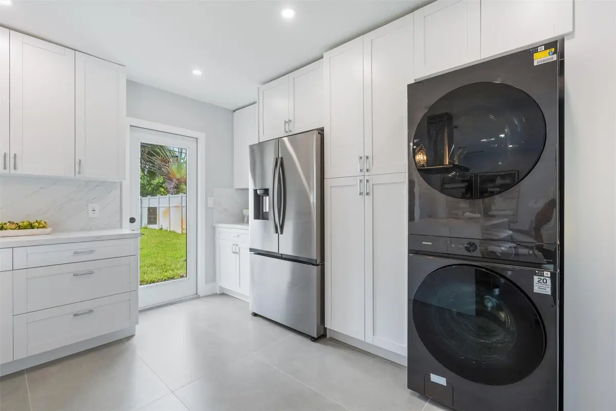 Photo 8 at 324 NE 28th Street, Wilton Manors