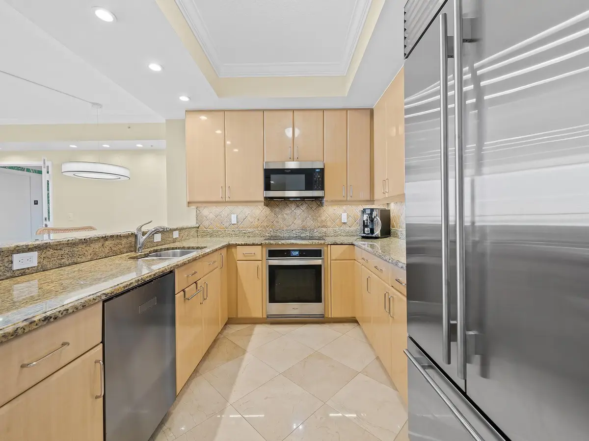 Kitchen at 100 S Birch Road 1803, Fort Lauderdale