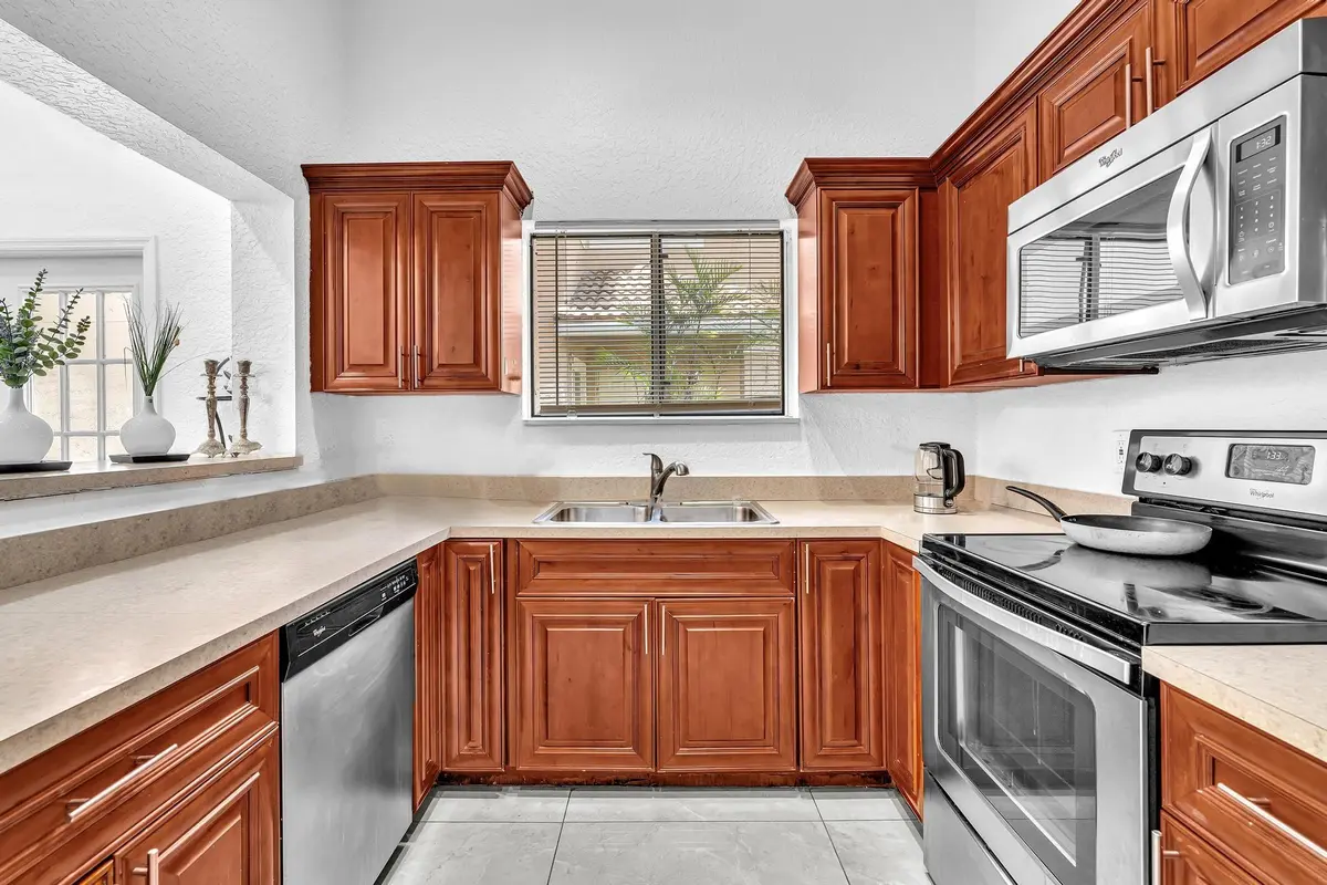 Photo 5 at 10180 NW 5th Street, Plantation