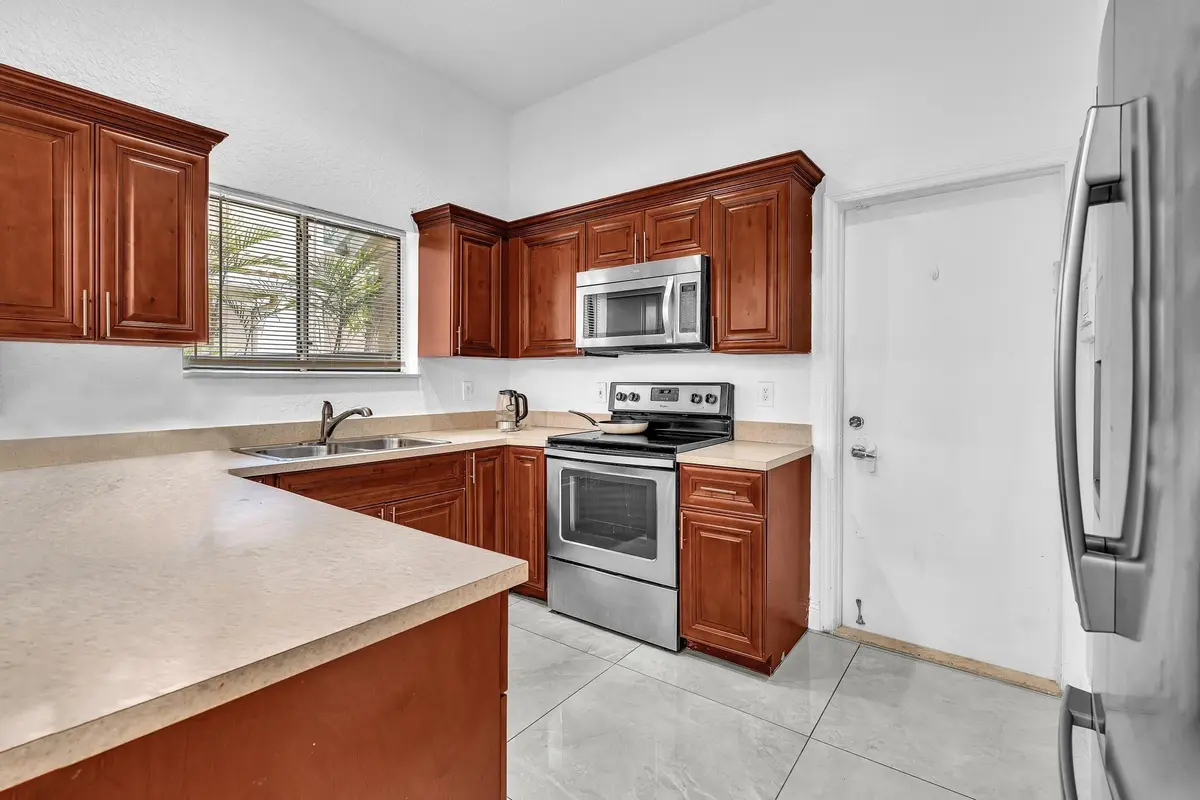 Photo 7 at 10180 NW 5th Street, Plantation