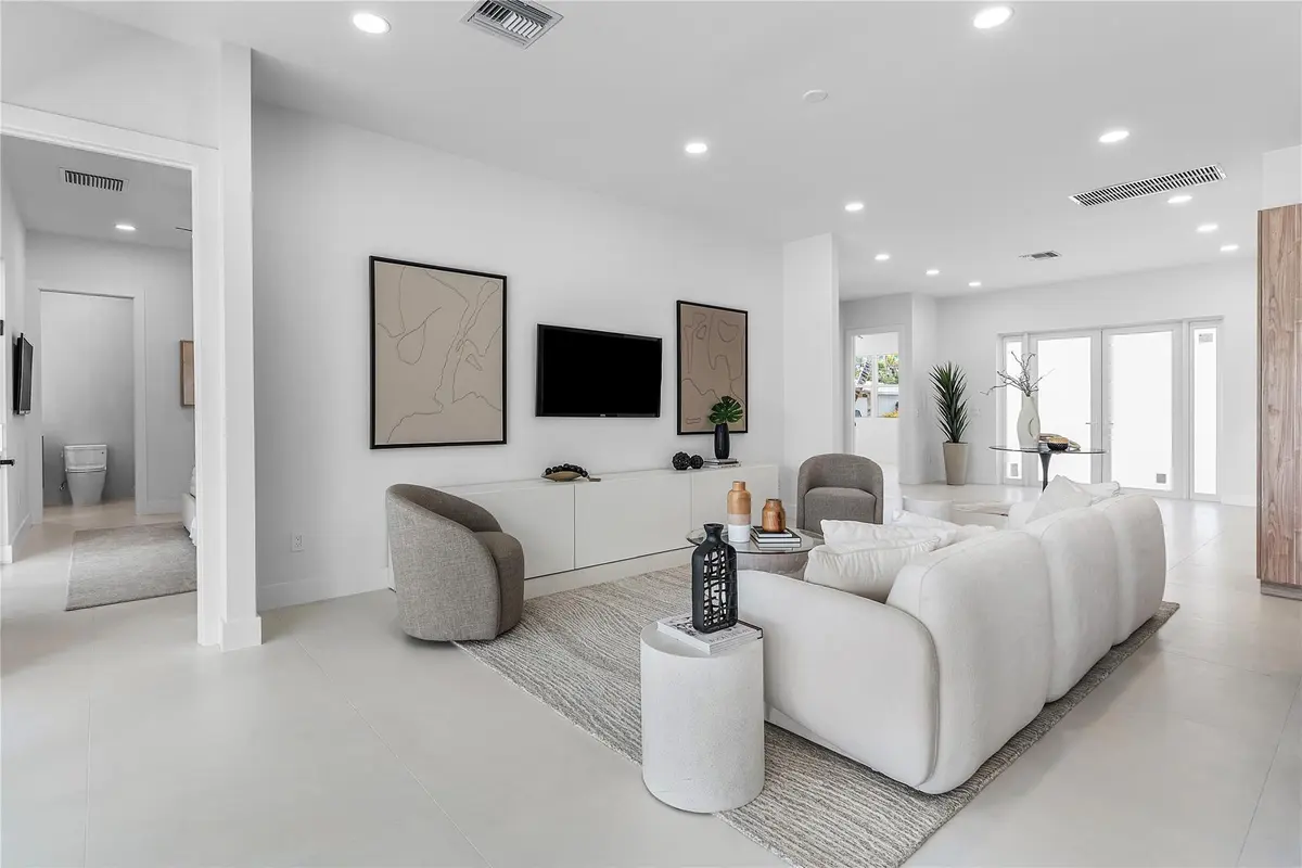 Photo 5 at 171 SE 4th Court, Pompano Beach