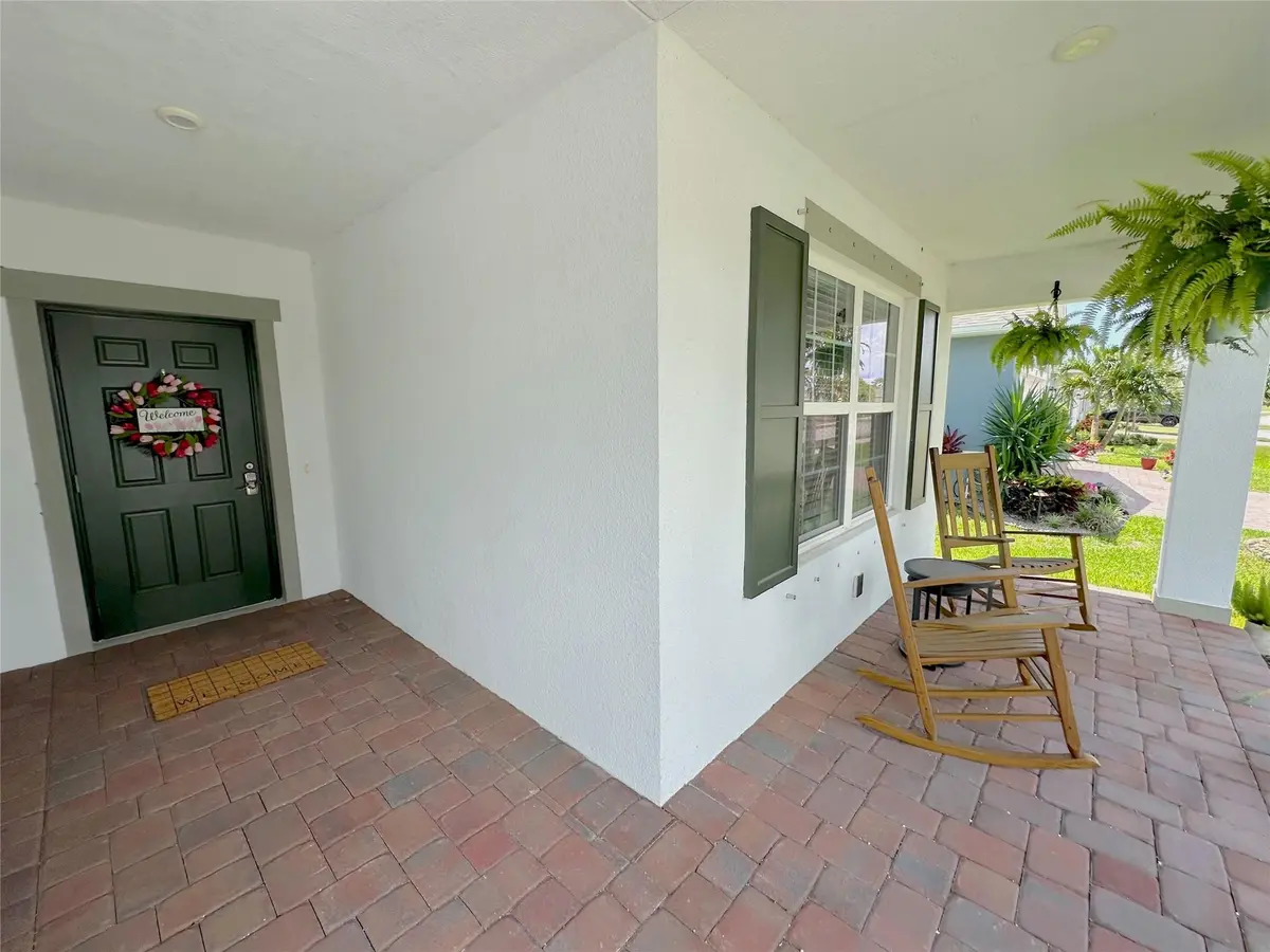 Covered Front Porch at 4173 Keeson Circle, Vero Beach
