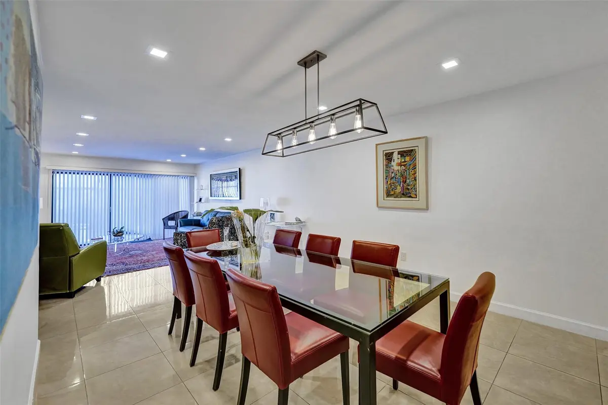Photo 4 at 4060 N Hills Drive 32, Hollywood