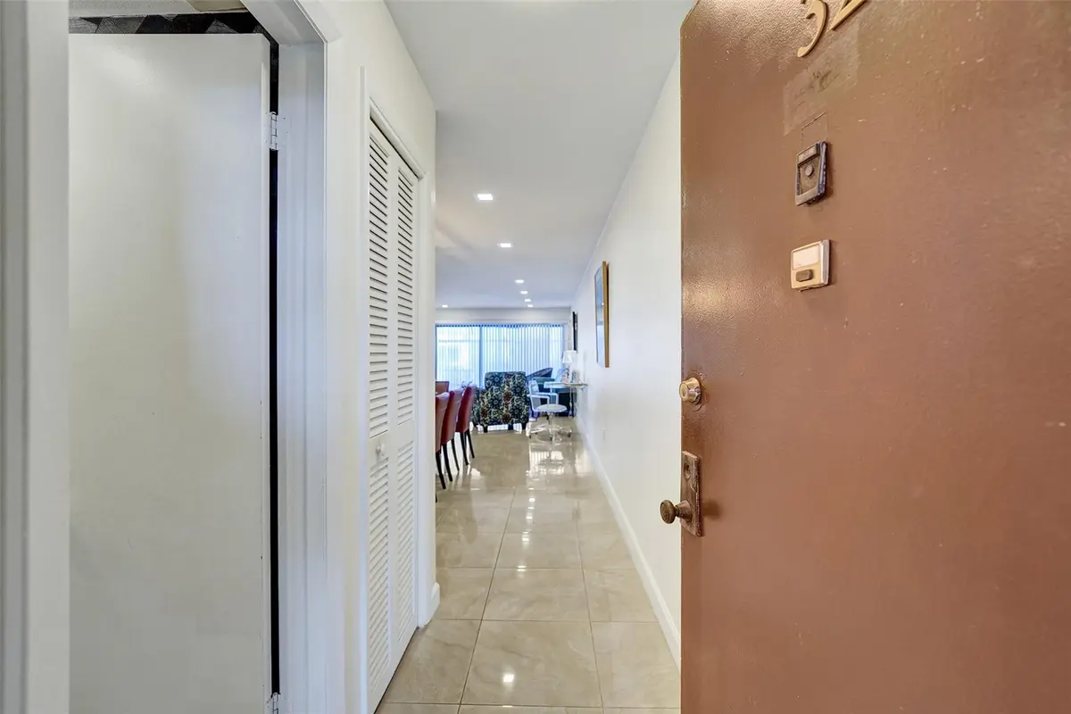 Photo 2 at 4060 N Hills Drive 32, Hollywood